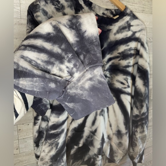 LEVISE sweater - Picture 5 of 9